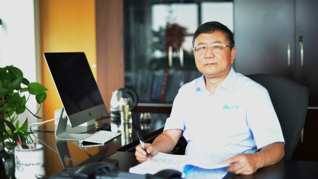楊安民從業(yè)卅五周年系列報(bào)道--“三十五年磨一劍，山更美，業(yè)更精”專(zhuān)訪(fǎng)